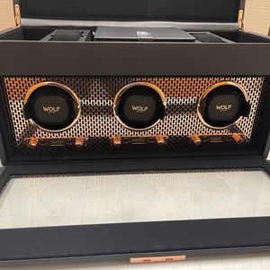WOLF Axis Triple Watch Winder with Storage - Copper

SKU: WD-469416